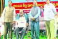 Srinivasa Raju receiving the fame award at Potti Sriramulu Telugu University