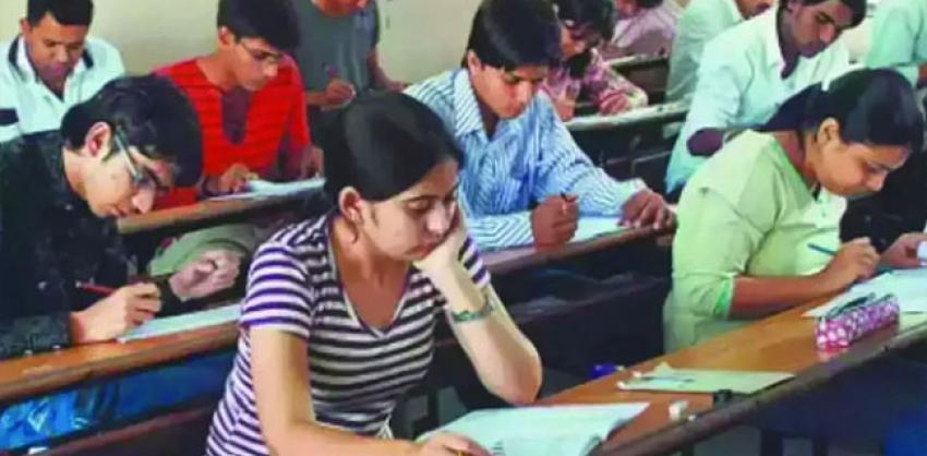 Telangana 10th Class 2025 Exam Fees Details and Dates  Telangana SSC exam fee payment deadline announcement  Last date for paying Telangana 10th class exam fees  Telangana Directorate of Government Examinations 10th class fee details  Telangana 10th class exam fee payment deadline notice 