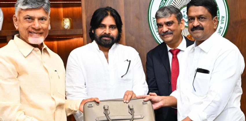 Andhra Pradesh Agriculture Minister Achennaidu introducing the agriculture budget  AP Budget of ₹2.94 Lakh Crores Complete Details in English  Andhra Pradesh Finance Minister Payyavula Keshav presenting the 2024-25 budget